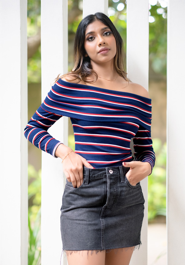 FITTED OFF SHOULDER BLUE STRIPE TOP 